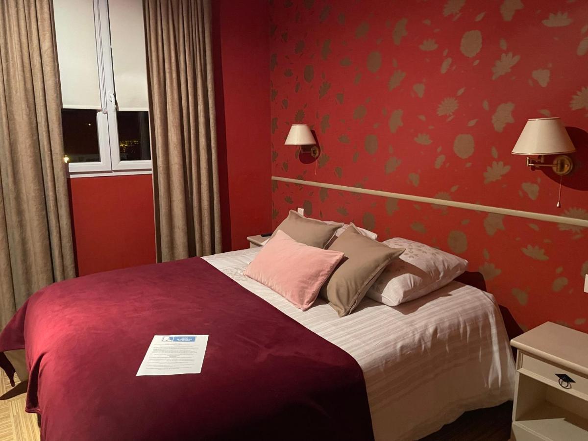 Hotel Les 3 Rois By Yy Villers-Bocage  Exteriér fotografie