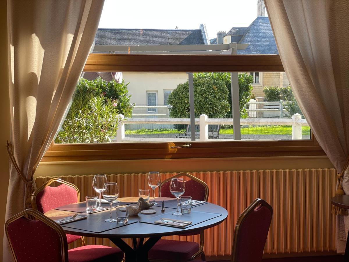 Hotel Les 3 Rois By Yy Villers-Bocage  Exteriér fotografie